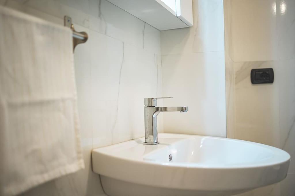Al Torrente Apartment Monza - Milano + Free Wifi Севезо Экстерьер фото