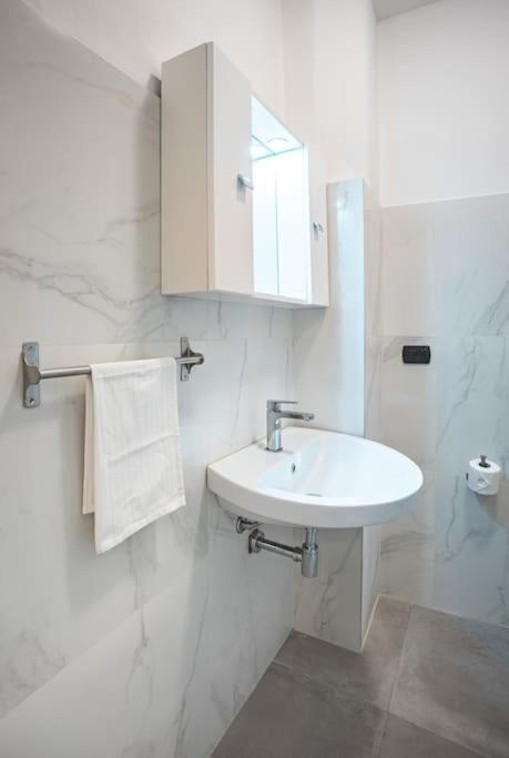 Al Torrente Apartment Monza - Milano + Free Wifi Севезо Экстерьер фото